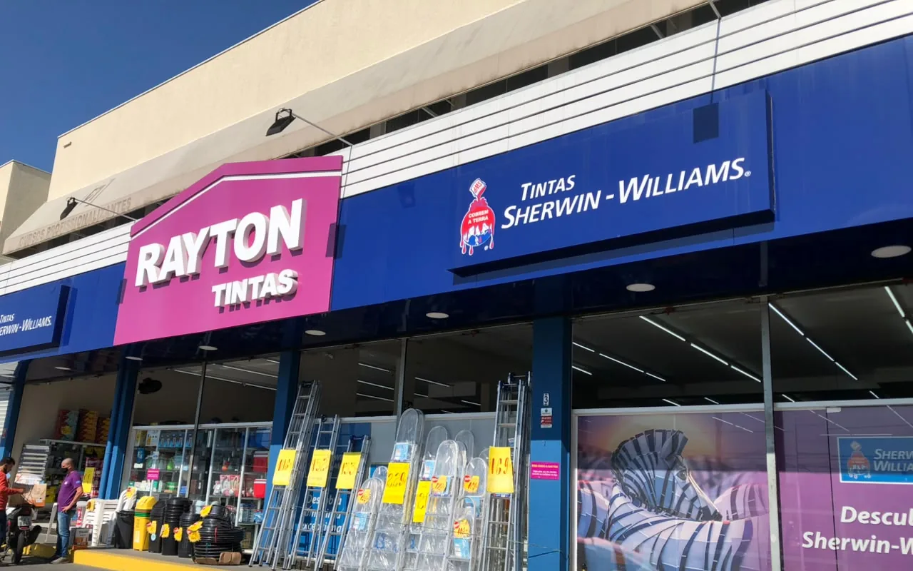 Fachada da loja Rayton em Pindamonhangaba